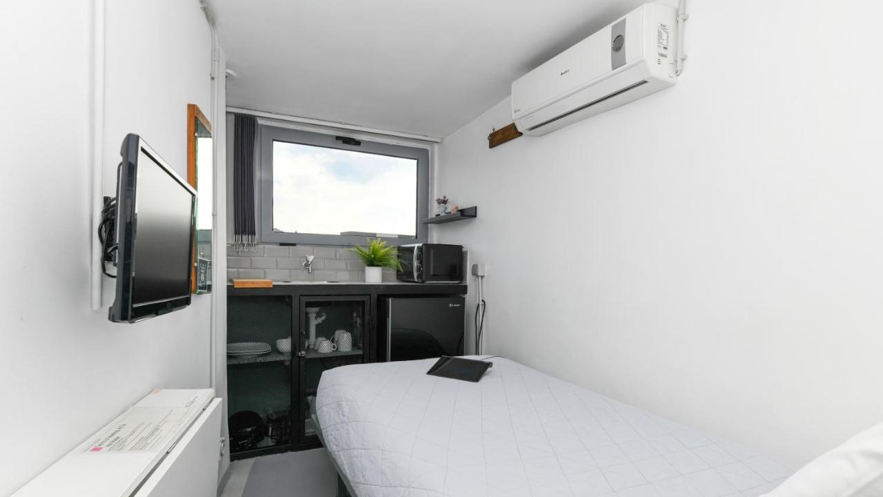 Monastiraki Citycenter Sleepbox- Unspoiled Athens Apartments Exteriér fotografie